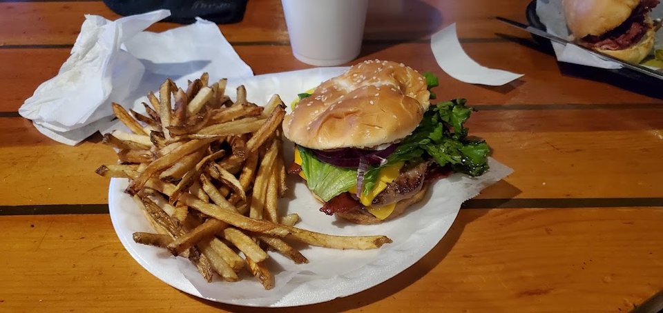 Bacon Cheeseburger & Skinny Fries